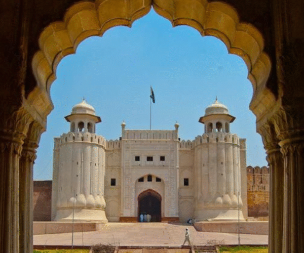 Lahore – Islamabad – Hunza Tour Package